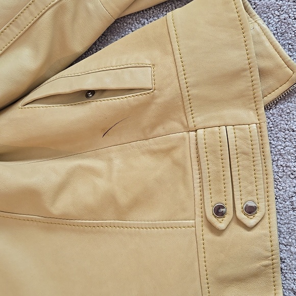 Jacket Massimo Dutti genuine sheep leather jacket, Color Cream Yellow, Size XS - Picture 15 of 15